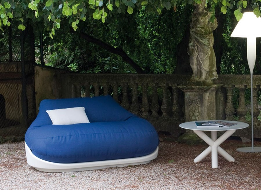 Hug Outdoor Sofa by Serralunga Furniture Sofas